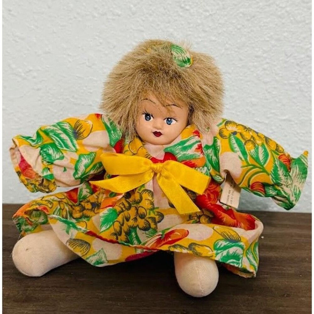 Classic Treasures Vintage Porcelain Clown Collectors Doll 8"